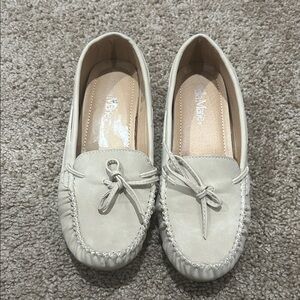 Bella Marie Women's Cream Moccasins